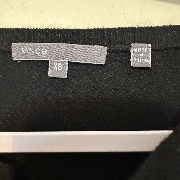 Vince Cashmere Batwing Sweater Size XS‎ Style 72141 - Picture 2 of 4